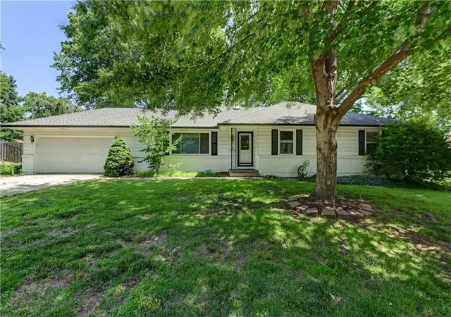 Homes for sale in Raytown, MO | 10500 E 79Th Ter, Raytown, MO 64138 | MLS# 2625400