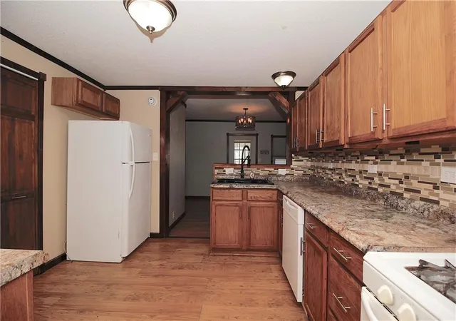 Homes for sale in Garnett, KS | 103 E 3Rd Ave, Garnett, KS 66032 | MLS# 2625404