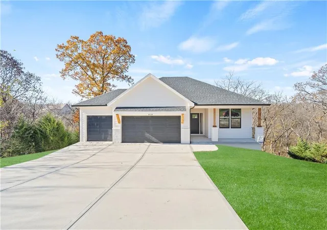 1st image of 25995 140th St W, Olathe, KS 66061 | MLS# 2625425