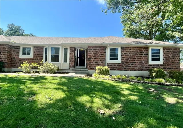 1st image of 617 W Maple St, Raymore, MO 64083 | MLS# 2625430