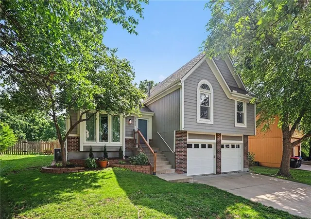 Homes for sale in Shawnee, KS | 21620 W 53rd St, Shawnee, KS 66226 | MLS# 2625432