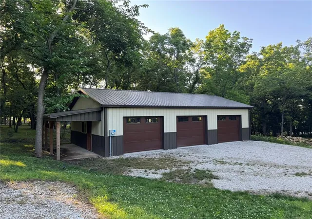 1st image of 93 Enchanted Ln, Linn Valley, KS 66040 | MLS# 2625436