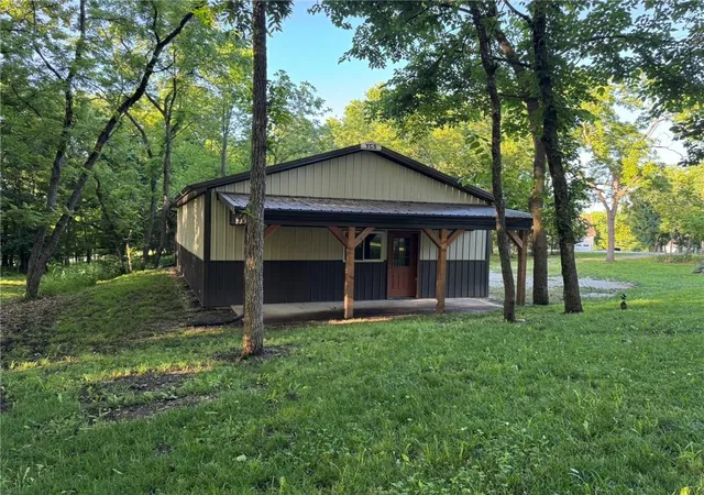 2nd image of 93 Enchanted Ln, Linn Valley, KS 66040 | MLS# 2625436