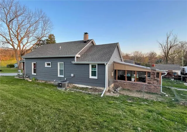 46th image of 918 N Claremont St, Sugar Creek, MO 64054 | MLS# 2625444
