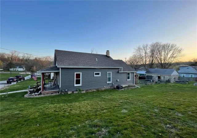 5th image of 918 N Claremont St, Sugar Creek, MO 64054 | MLS# 2625444