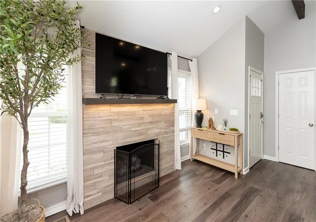 5th image of 11108 Delmar Ct, Leawood, KS 66211 | MLS# 2625446