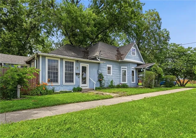 Homes for sale in Osawatomie, KS | 901 Pacific Ave, Osawatomie, KS 66064 | MLS# 2625451