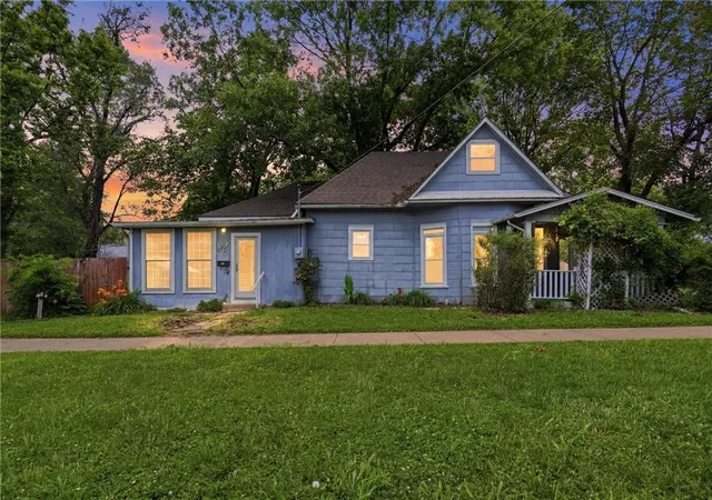 Homes for sale in Osawatomie, KS | 901 Pacific Ave, Osawatomie, KS 66064 | MLS# 2625451