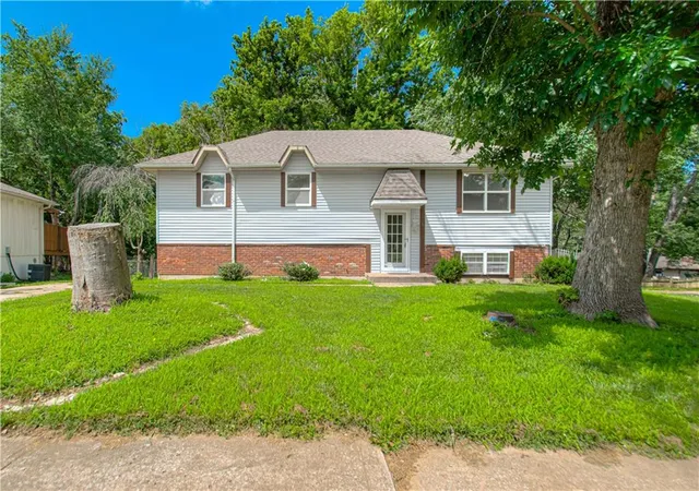 Homes for sale in Blue Springs, MO | 1809 Se Abbey St, Blue Springs, MO 64014 | MLS# 2625453