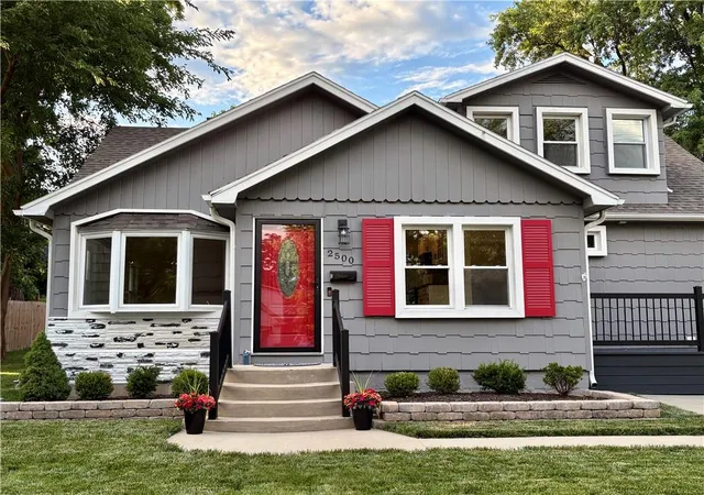 2nd image of 2500 W 47th Ter, Westwood, KS 66205 | MLS# 2625458