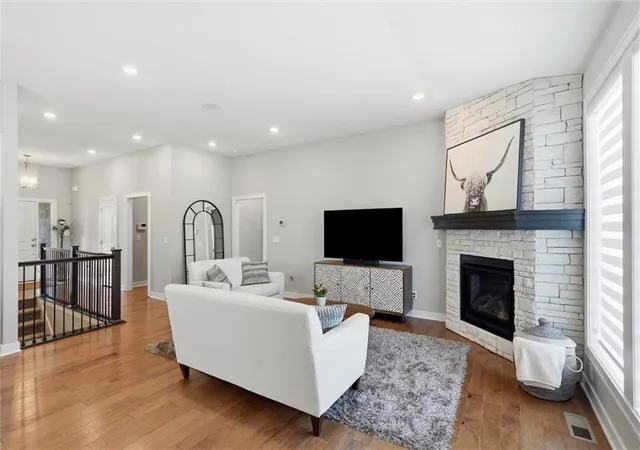 Photo 4 of Sale Pending at 131 SE Briar Valley Ln, Blue Springs, MO 64064 | MLS# 2625476 | Listing updated on 2026-08-15