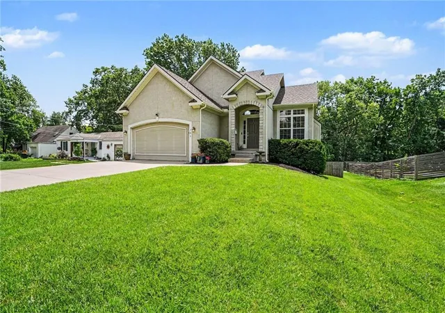 Photo 2 of Sale Pending at 703 E 109th Street, Kansas City, MO 64131 | MLS# 2625478 | Listing updated on 2026-07-09