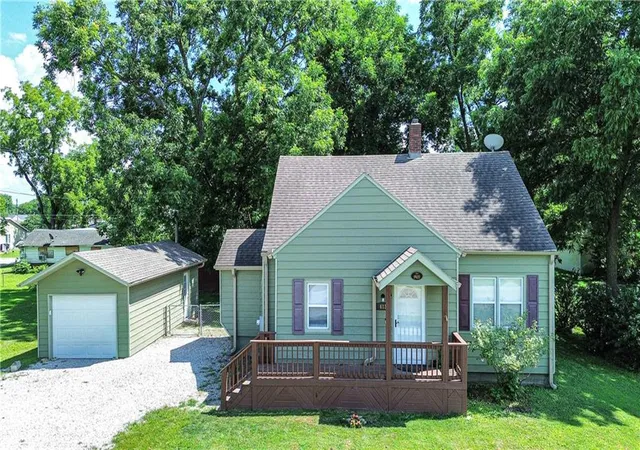 Homes for sale in La Cygne, KS | 613 E Market St, La Cygne, KS 66040 | MLS# 2625482