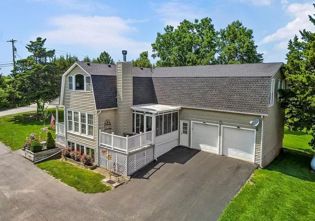 Photo 3 of Single family home for sale at 5973 Ogg Rd, Shawnee, KS 66218 | MLS# 2625497 | Listing updated on 2026-10-29