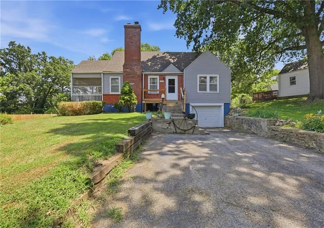 Photo 1 of Single family home for sale at 5341 N Spruce Ave, Kansas City, MO 64119 | MLS# 2625499 | Listing updated on 2026-08-28