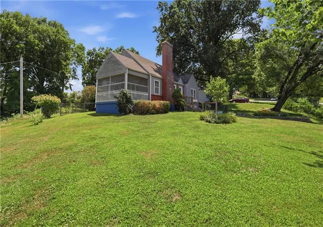 Photo 2 of Single family home for sale at 5341 N Spruce Ave, Kansas City, MO 64119 | MLS# 2625499 | Listing updated on 2026-08-28