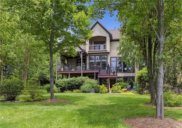3rd image of 12715 W 160 Ter, Overland Park, KS 66221 | MLS# 2625503