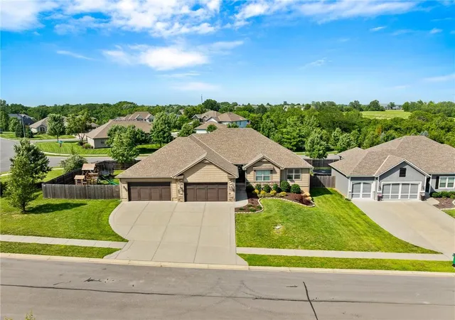 1st image of 9300 Sw Tsunami Ct, Lee's Summit, MO 64064 | MLS# 2625506