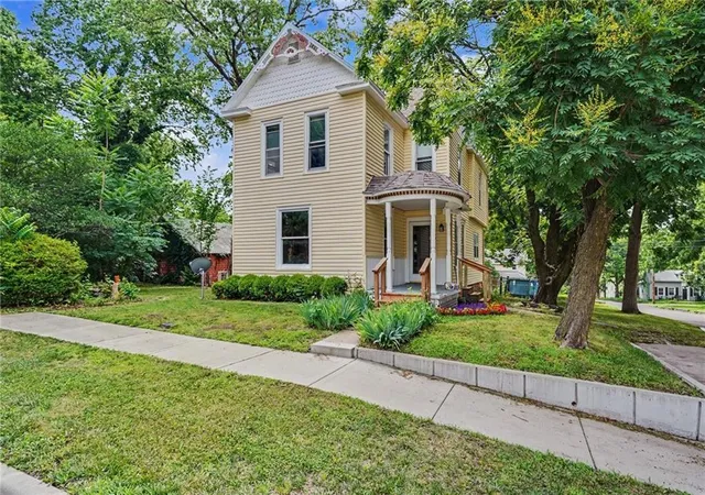 Photo 2 of Sale Pending at 803 Church St, Eudora, KS 66025 | MLS# 2625507 | Listing updated on 2026-09-10