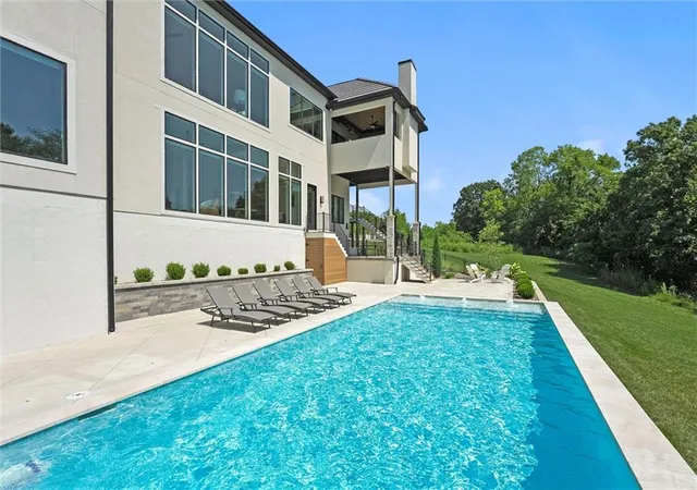 4th image of 7390 N National Dr, Kansas City, MO 64152 | MLS# 2625526