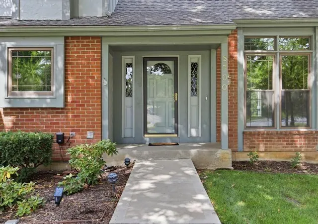 3rd image of 8700 W 113Th St, Overland Park, KS 66210 | MLS# 2625535