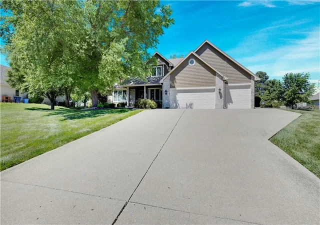 Photo 1 of Single family home for sale at 17713 157th Terrace, Basehor, KS 66007 | MLS# 2625549 | Listing updated on 2026-10-03