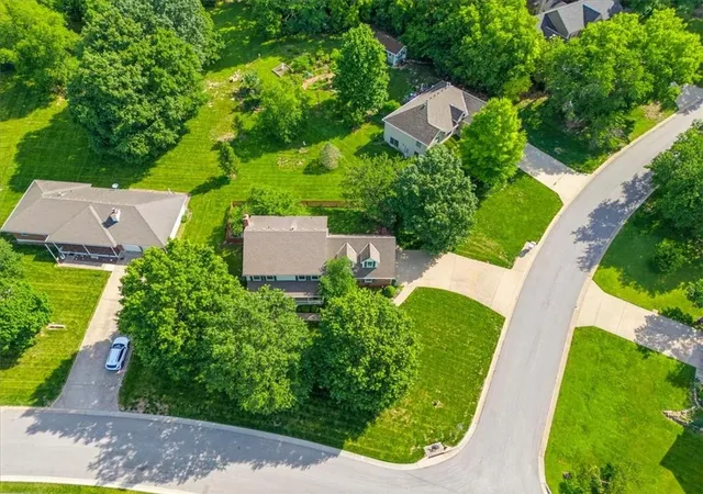 2nd image of 13842 Harbor Dr, Bonner Springs, KS 66012 | MLS# 2625551