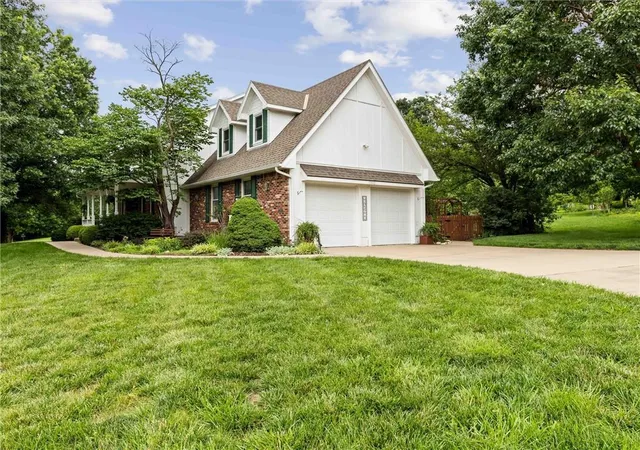 3rd image of 13842 Harbor Dr, Bonner Springs, KS 66012 | MLS# 2625551