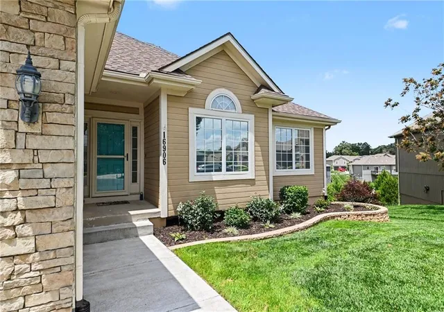 Homes for sale in Belton, MO | 16906 Meadow Creek Ct, Belton, MO 64012 | MLS# 2625556
