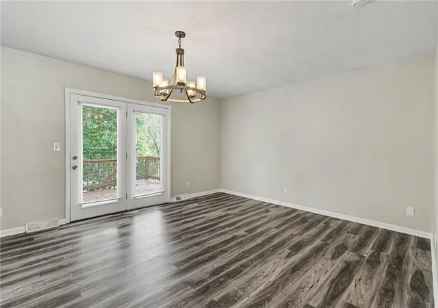 Homes for sale in Kansas City, MO | 7601 E 76Th St, Kansas City, MO 64138 | MLS# 2625570