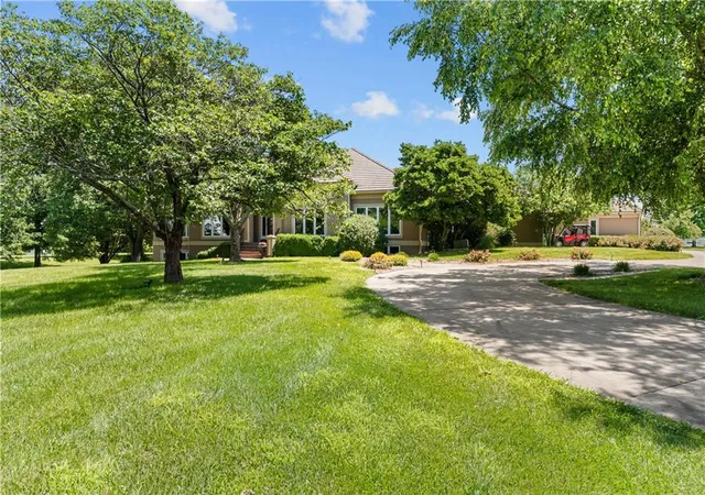 Homes for sale in Greenwood, MO | 13801 S Pebblebrook Ln, Greenwood, MO 64034 | MLS# 2625577