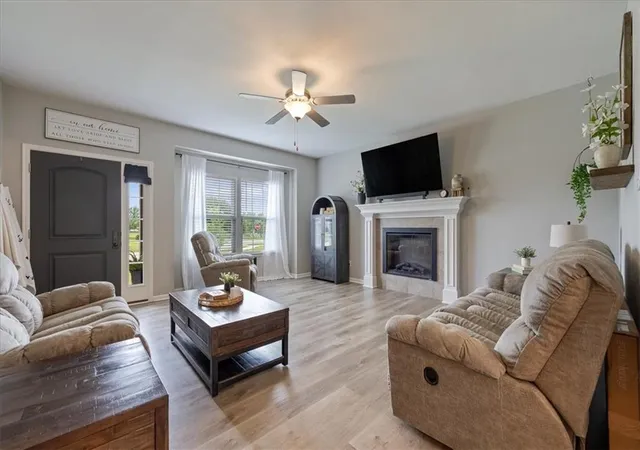 4th image of 1203 Sw Burns Cir, Oak Grove, MO 64075 | MLS# 2625588