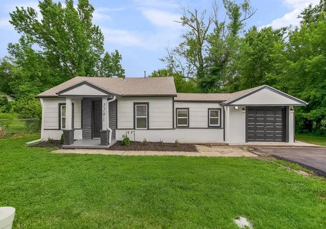 Homes for sale in Kansas City, MO | 5201 Ne 45th Ter, Kansas City, MO 64117 | MLS# 2625596