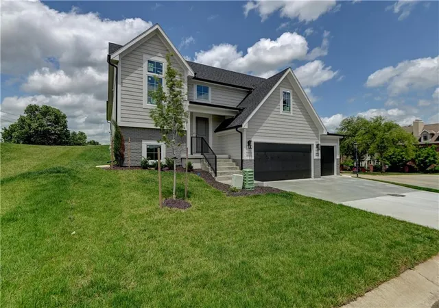 Photo 2 of Single family home for sale at 6400 Nw 98th Street, Kansas City, MO 64154 | MLS# 2625598 | Listing updated on 2026-08-31