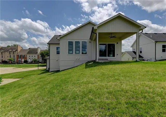 Photo 4 of Single family home for sale at 6400 NW 98th Street, Kansas City, MO 64154 | MLS# 2625598 | Listing updated on 2026-08-31