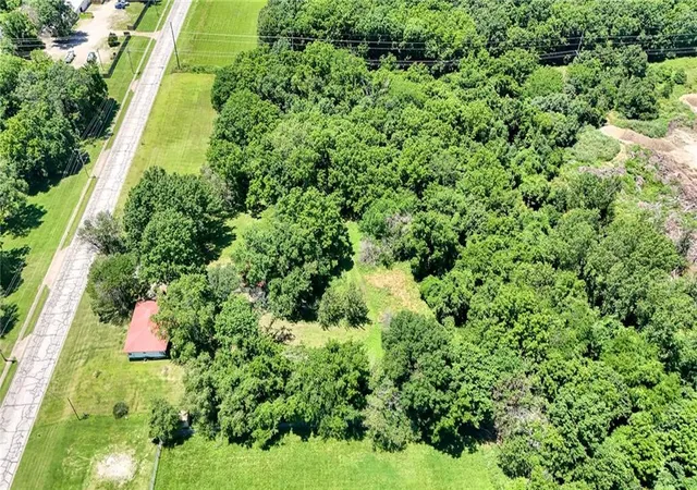 30th image of 209 W Hale Lake Rd, Warrensburg, MO 64093 | MLS# 2625601