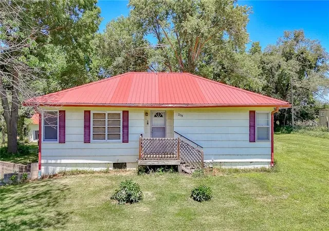5th image of 209 W Hale Lake Rd, Warrensburg, MO 64093 | MLS# 2625601