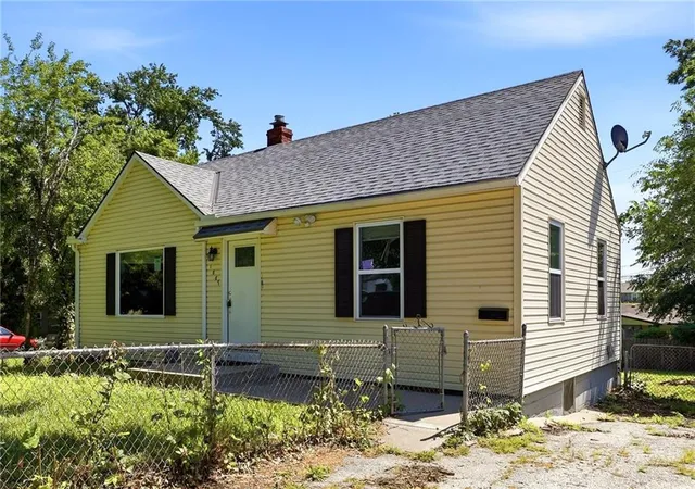 3rd image of 1867 N 37Th St, Kansas City, KS 66102 | MLS# 2625612