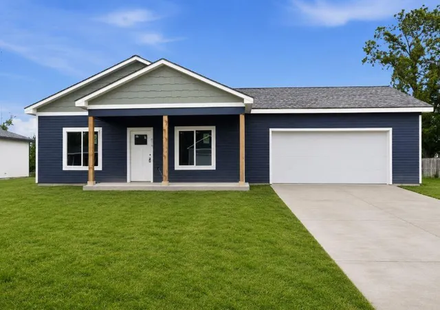1st image of 914 5th Street Ter, Osawatomie, KS 66064 | MLS# 2625618