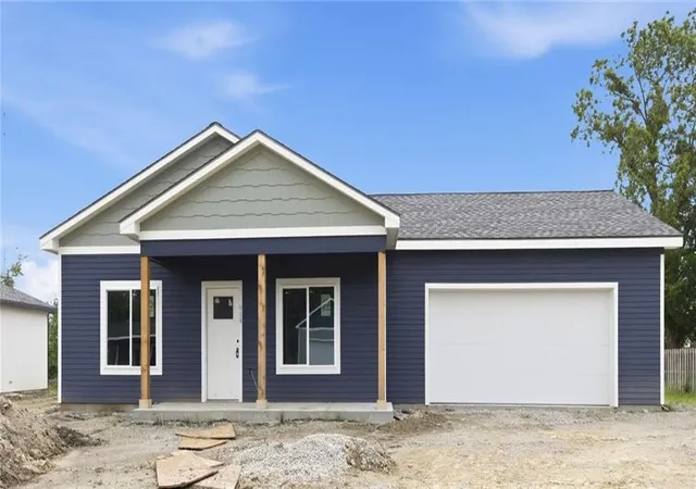 Homes for sale in Osawatomie, KS | 914 5th Street Ter, Osawatomie, KS 66064 | MLS# 2625618