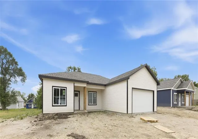 Homes for sale in Osawatomie, KS | 920 5Th Street Ter, Osawatomie, KS 66064 | MLS# 2625630