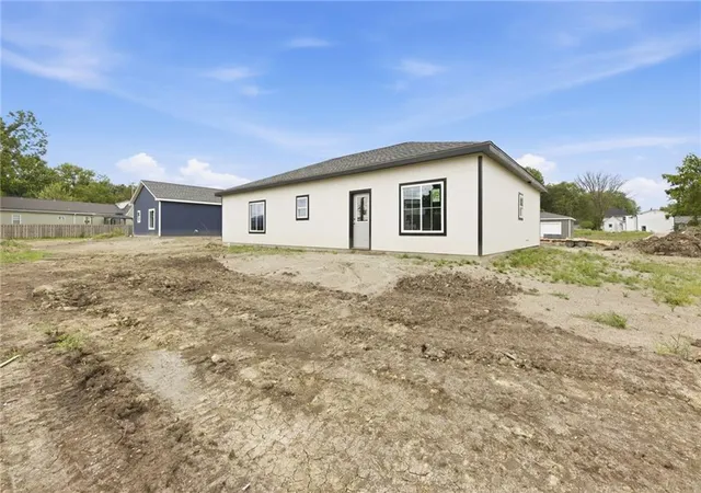 Homes for sale in Osawatomie, KS | 920 5Th Street Ter, Osawatomie, KS 66064 | MLS# 2625630