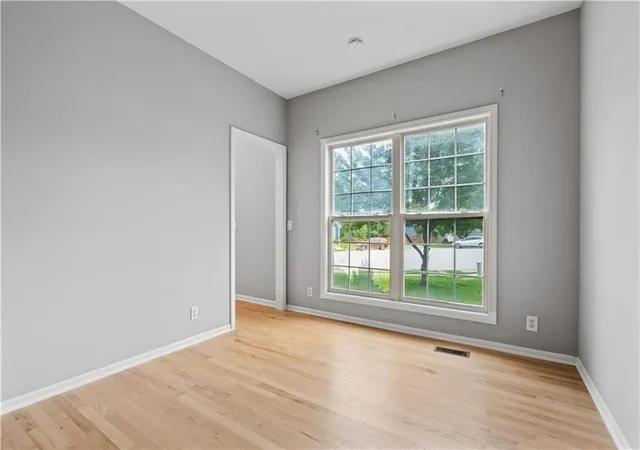 5th image of 15750 Timber Park Ct, Platte City, MO 64079 | MLS# 2625647