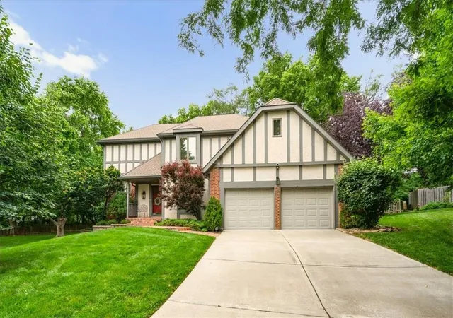 2nd image of 7616 Slater St, Overland Park, KS 66204 | MLS# 2625649