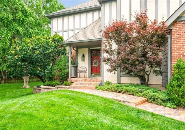 3rd image of 7616 Slater St, Overland Park, KS 66204 | MLS# 2625649