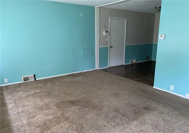 Photo 4 of Single family home for sale at 6906 E 114th Terrace, Kansas City, MO 64134 | MLS# 2625660 | Listing updated on 2026-08-20