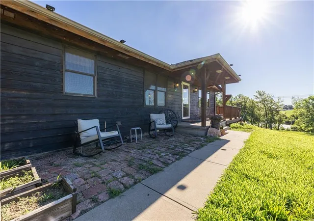 Photo 4 of Single family home for sale at 20449 N US 169 Hwy, Saint Joseph, MO 64505 | MLS# 2625661 | Listing updated on 2026-07-19