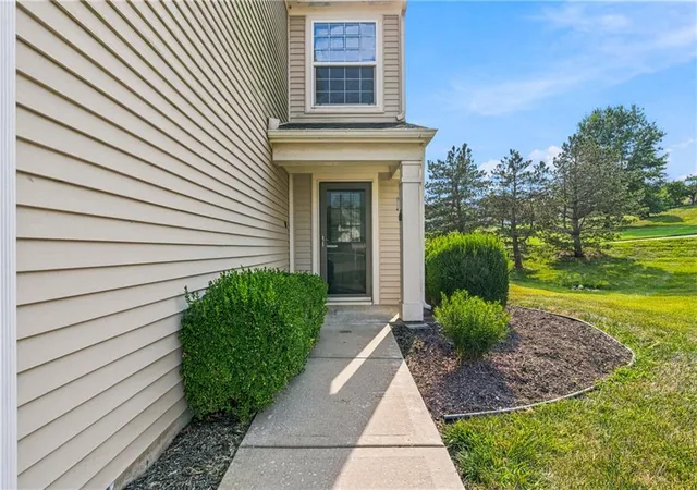 Photo 3 of Townhouse for sale at 5415 N Mercier Ave, Kansas City, MO 64118 | MLS# 2625664 | Listing updated on 2026-09-02