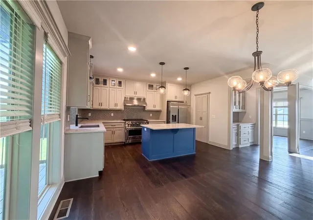 Photo 2 of Single family home for sale at 7540 N Amity Ave, Kansas City, MO 64152 | MLS# 2625686 | Listing updated on 2026-08-28