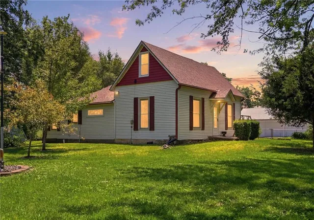 Homes for sale in Winchester, KS | 12472 Saline Rd, Winchester, KS 66097 | MLS# 2625687